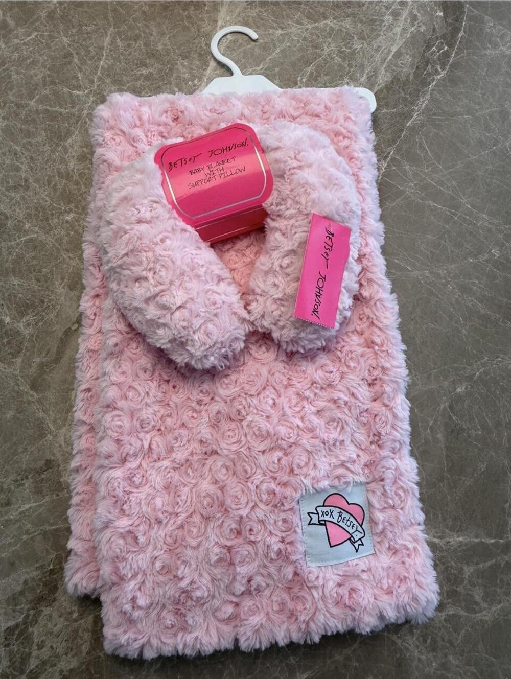 NWT Betsey Johnson Baby Pink Rosette Plush Blanket & Support Pillow Set NWT